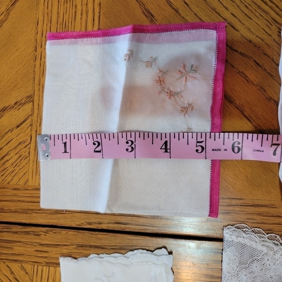 Bundle of Miscellaneous Handmade Embroidered Hankies/Napkins - Picture 6 of 6